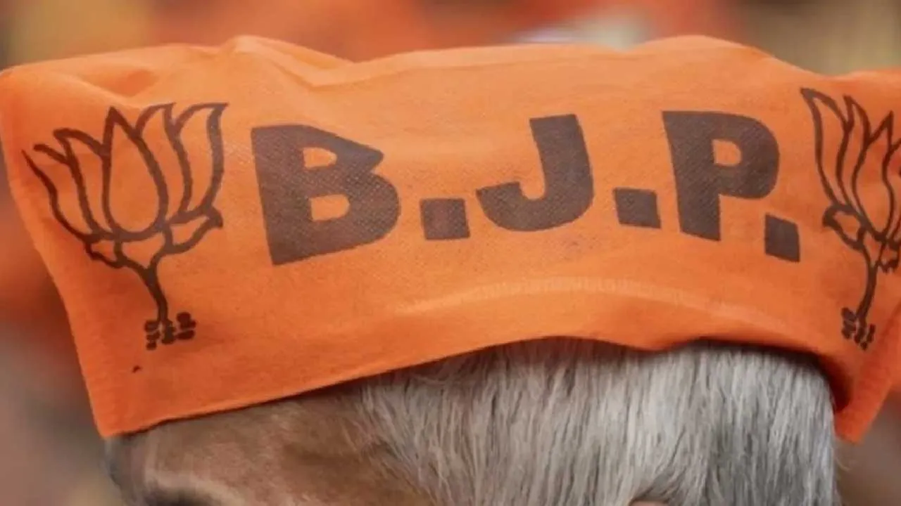 Headache for Gujarat BJP: Widespread Corruption by Some Bureaucrats and Leaders