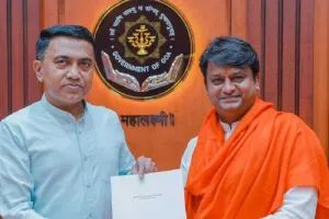 Goa CM Felicitates HH Rajrajeshwar Guruji During Grand Spiritual Festival