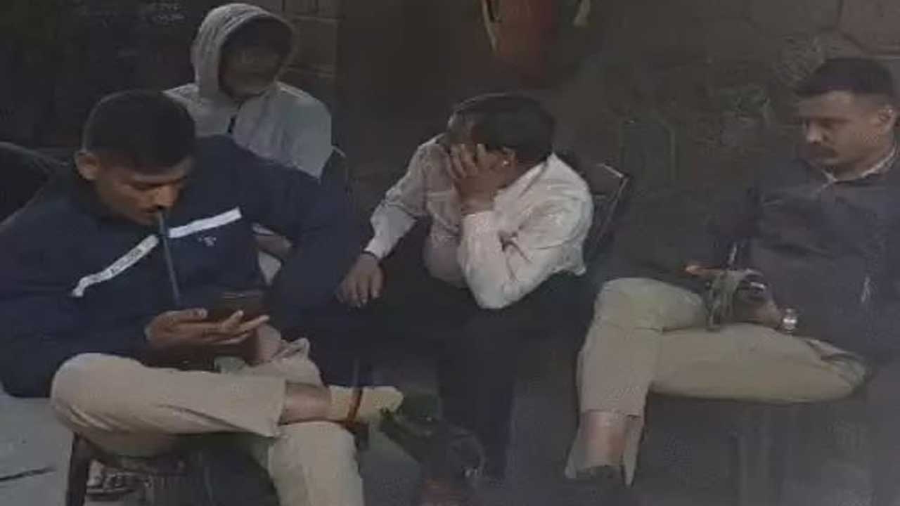 IT Raid on the Kingpin of Surat’s Land Mafia “Mahakal Group”, Allegedly Created by a Senior Political Leader