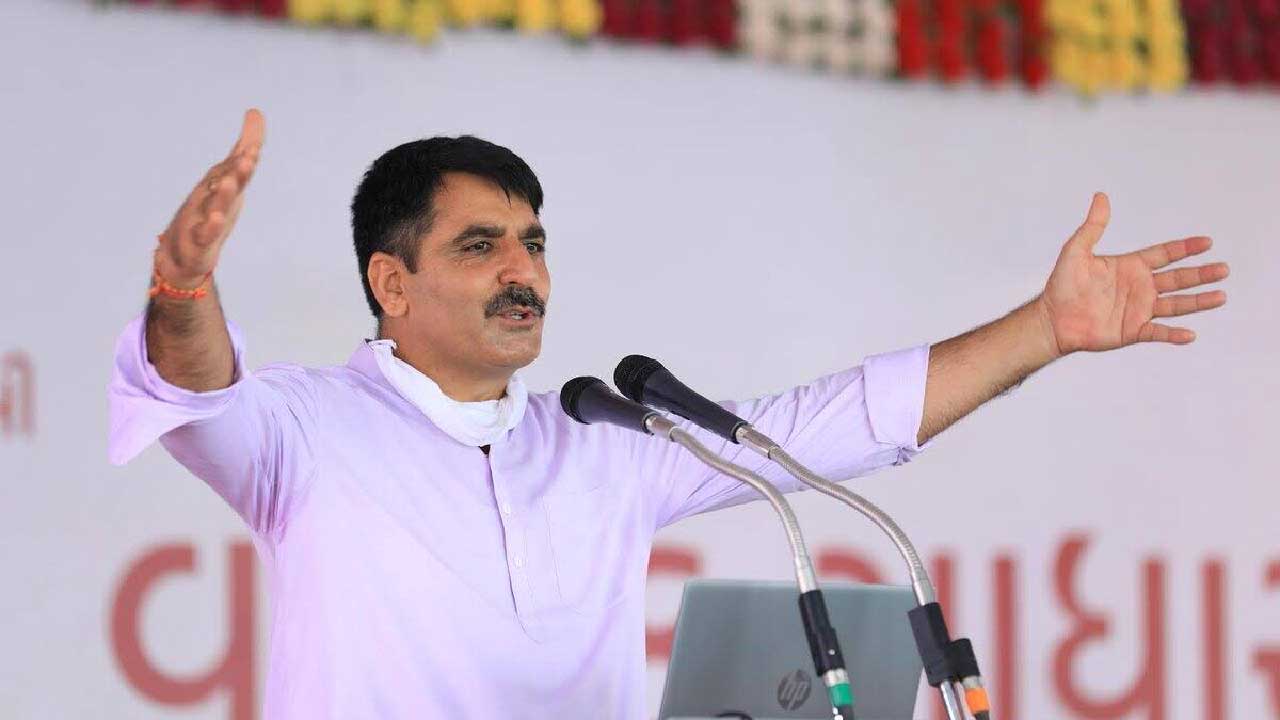 Shankarbhai Chaudhary: A man who has improved  lakhs of lives in animal husbandry, agriculture, cooperatives and politics